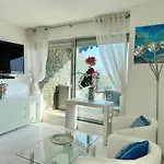 Croisette Sea & Sky Апартаменты